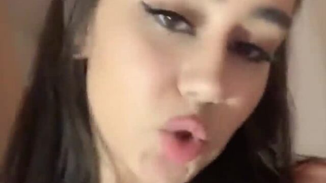 husvjjal Teasing Tits